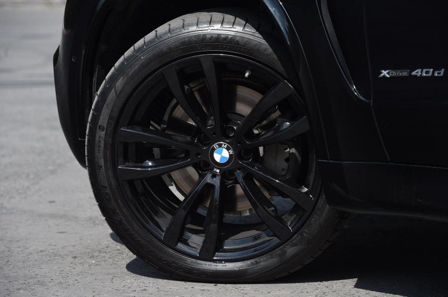 Колеса BMW X5 xDrive40d M Sport (F15) 2013 года  (UK) (фото 8 из 12)